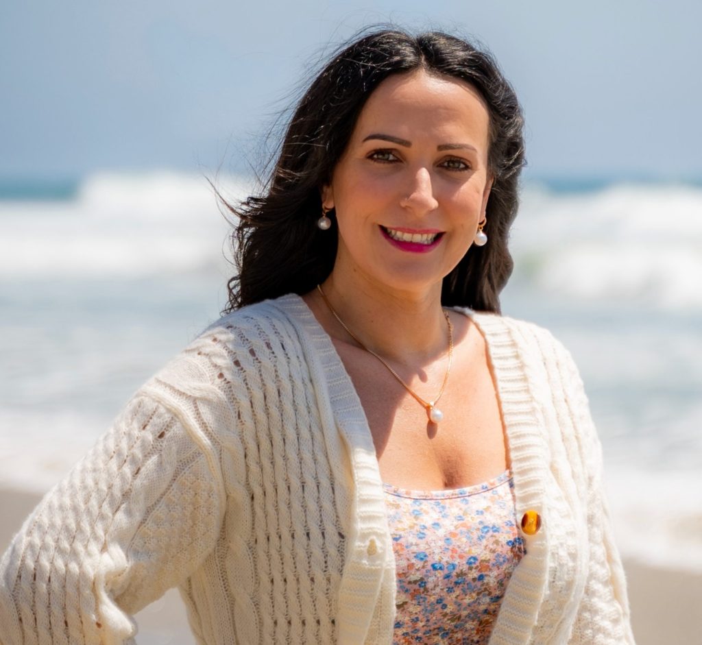 Blair Nicole is a leadership and motivational Keynote speaker and mental health expert. She also runs corporate wellness programs and employee wellness programs